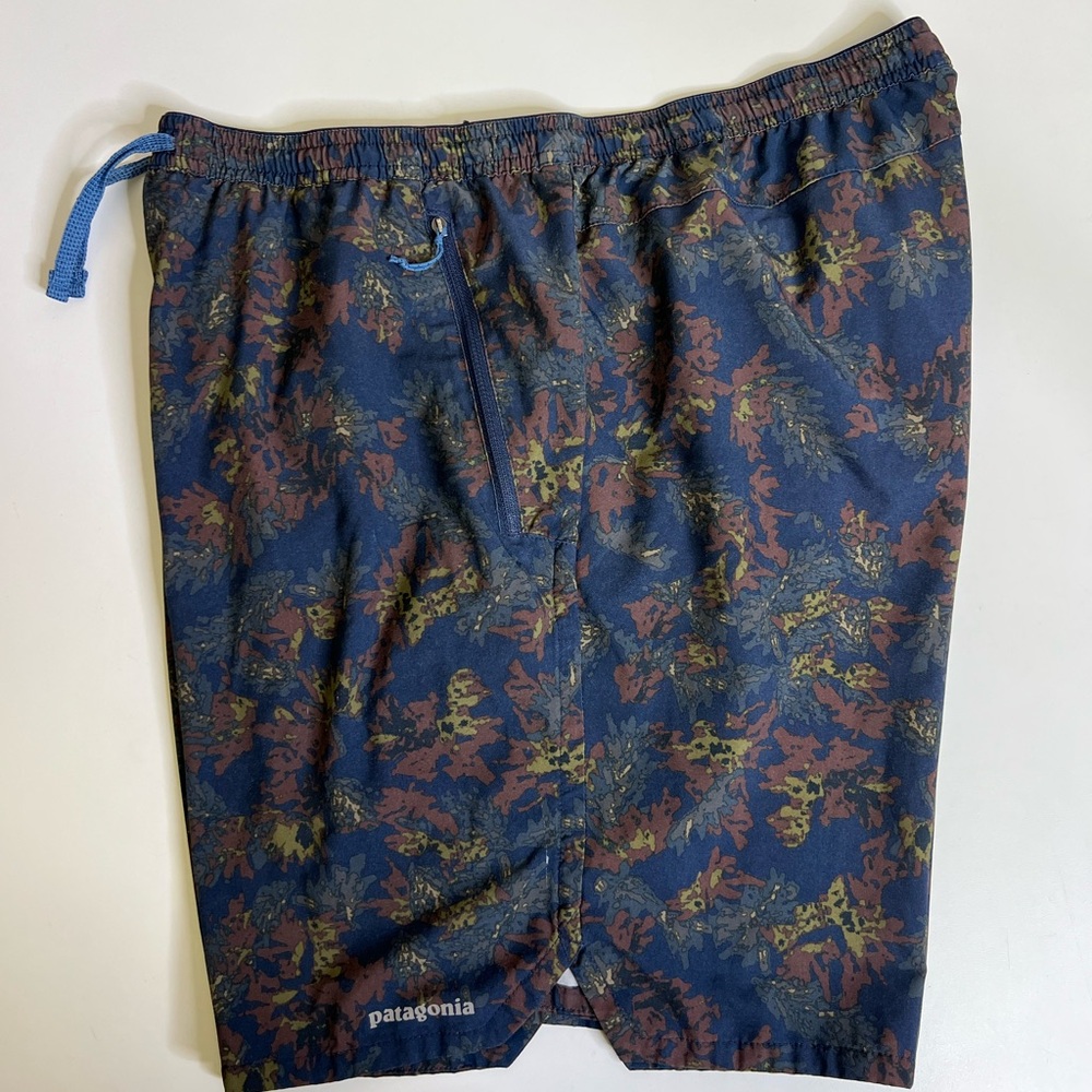 Patagonia Gray Patterned Shorts - Size Large - Picture 4 of 6